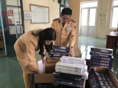 Thanh Hóa: Bắt giữ xe ô tô vận chuyển trên 3.600 bao thuốc lá lậu ảnh 1